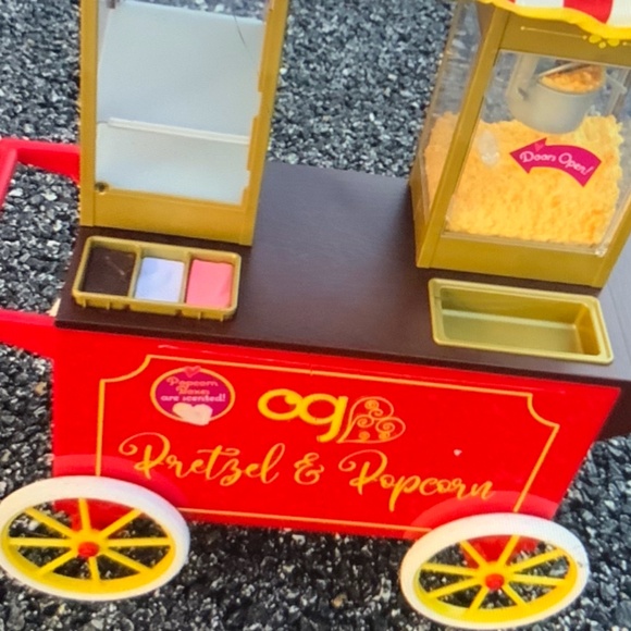 LARGE Version Our Generation Pretzel and Popcorn stand for 18” dolls - Picture 3 of 3